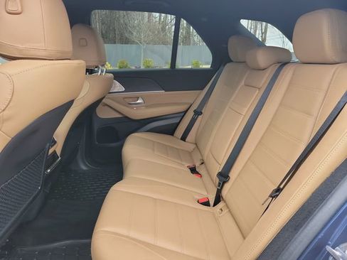 Used 2025 Mercedes-Benz GLE 450e 4MATIC image 12