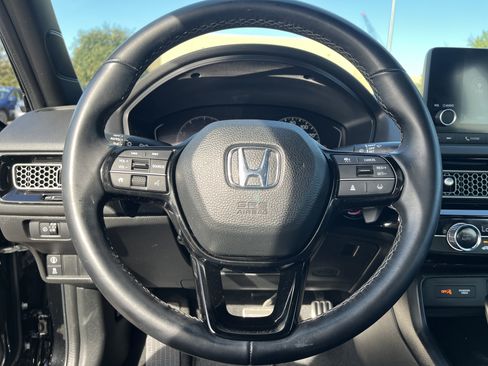 Used 2023 Honda Civic Sport image 19