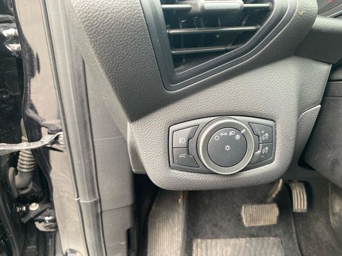 Used 2019 Ford Escape SE FWD image 11