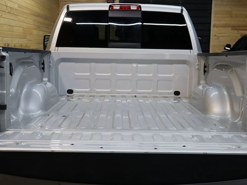 Used 2026 RAM 2500 Laramie AWD/4WD image 32