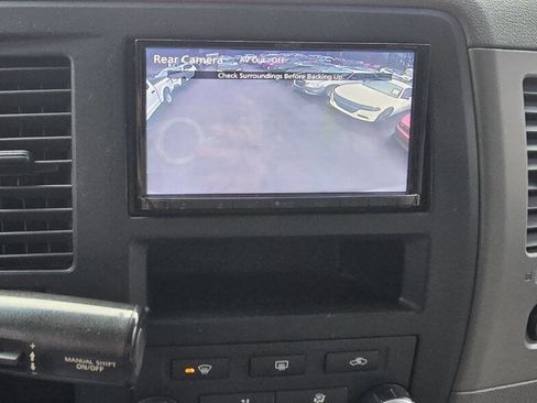 Used 2015 Nissan NV 2500 SV w/ Side & Curtain Airbag Package image 22