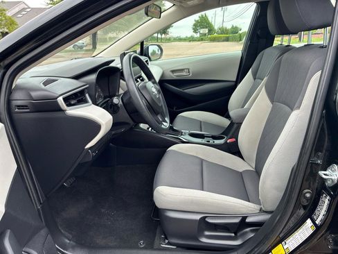 Used 2023 Toyota Corolla LE image 18