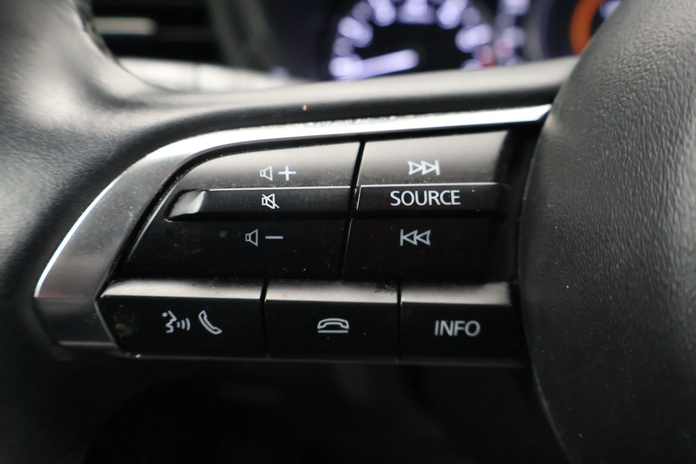 Used 2025 MAZDA CX-30 AWD 2.5 S w/ Select Sport Pkg image 21