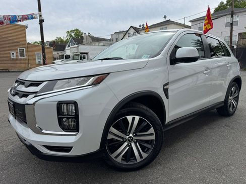Used 2025 Mitsubishi Outlander Sport AWD image 2