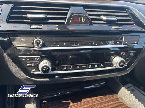 Used 2022 BMW 530i xDrive 530i xDrive w/ M Sport Package image 34