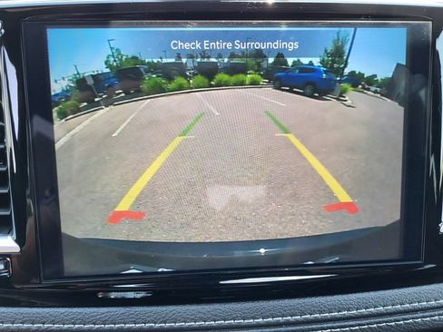 Used 2026 Chrysler Pacifica Limited FWD image 18