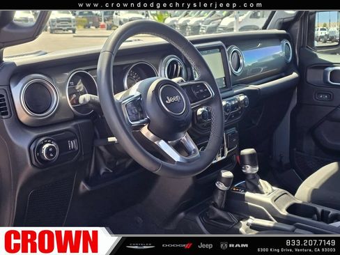 Used 2023 Jeep Gladiator Overland AWD/4WD image 18