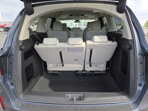 New 2026 Honda Odyssey Touring image 19