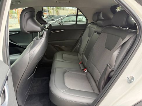 Used 2024 Kia Niro EX FWD image 30