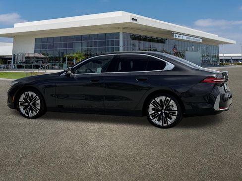 Certified 2024 BMW 530i w/ Premium Package RWD image 7
