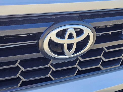 Used 2025 Toyota Tacoma TRD Sport image 3