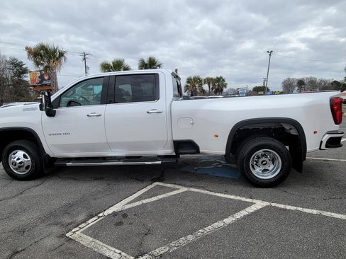 Used 2020 Chevrolet Silverado 3500 High Country image 11