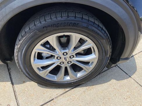 Used 2022 Ford Explorer Limited w/ Equipment Group 301A RWD image 31