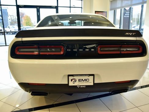 Used 2015 Dodge Challenger SRT Hellcat image 5