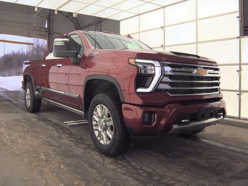 Used 2024 Chevrolet Silverado 2500 High Country w/ Technology Package image 4
