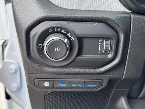 Used 2024 Jeep Wrangler Unlimited w/ Convenience Group AWD/4WD image 29