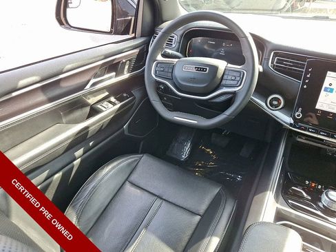 Used 2024 Jeep Wagoneer Base w/ Premium Group I image 14