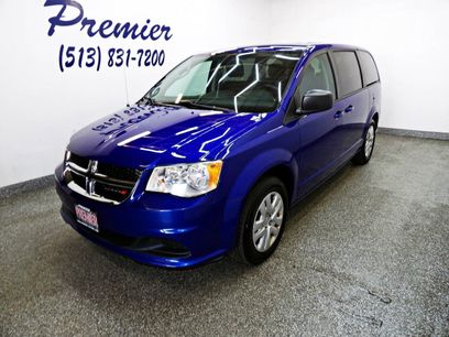 Used 2018 Dodge Grand Caravan SE w/ UConnect Hands-Free Group