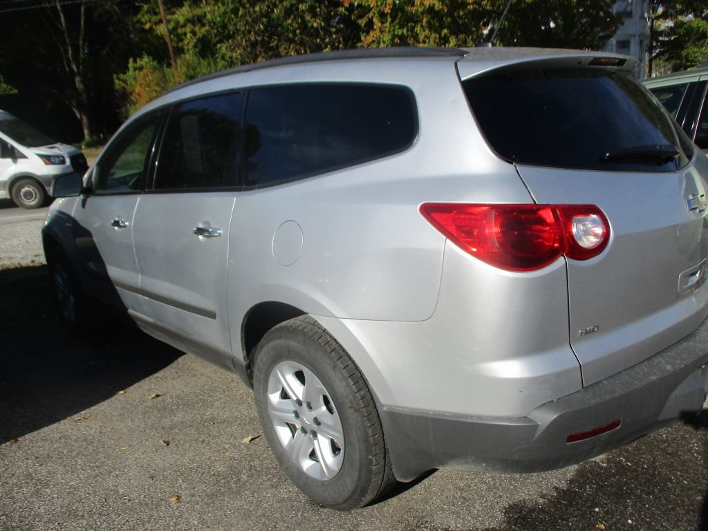 Used 2011 Chevrolet Traverse LS AWD/4WD image 4