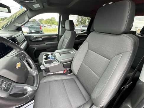 Used 2022 Chevrolet Silverado 1500 LT image 11