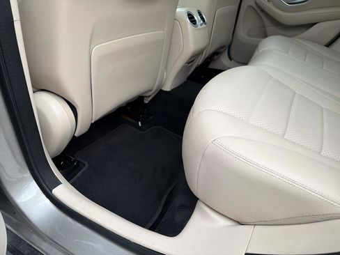 Used 2019 Mercedes-Benz GLC 300 4MATIC image 21