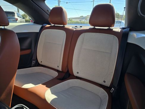 Used 2017 Volkswagen Beetle 1.8T Classic image 11