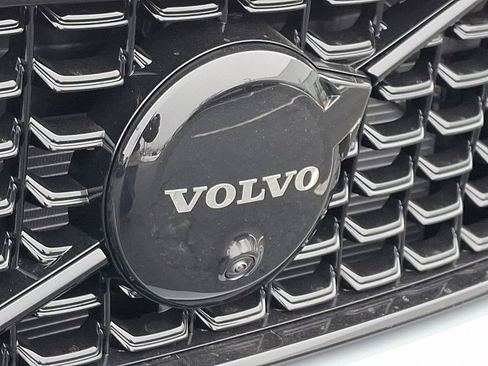 New 2026 Volvo XC40 B5 Ultra w/ Climate Package image 15