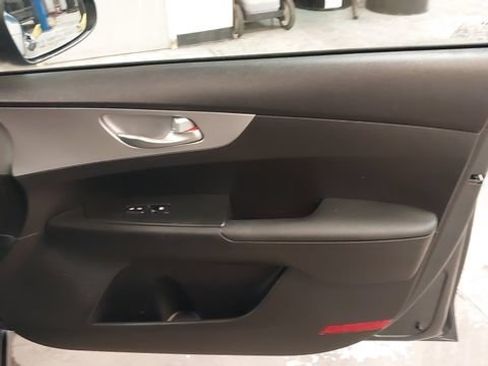 Used 2023 Kia Forte LXS FWD image 40