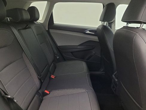 Used 2024 Volkswagen Taos SE FWD image 19