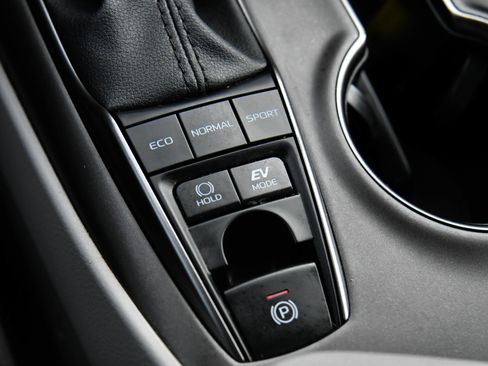 Used 2024 Toyota Camry SE image 26