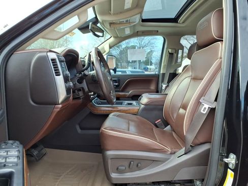 Used 2016 Chevrolet Silverado 2500 High Country w/ Duramax Plus Package image 17