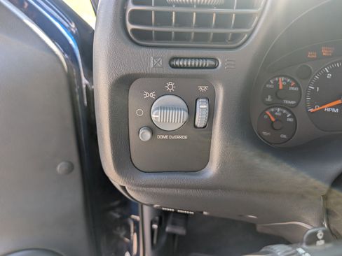 Used 2004 Chevrolet Blazer LS w/ Preferred Equipment Group image 71