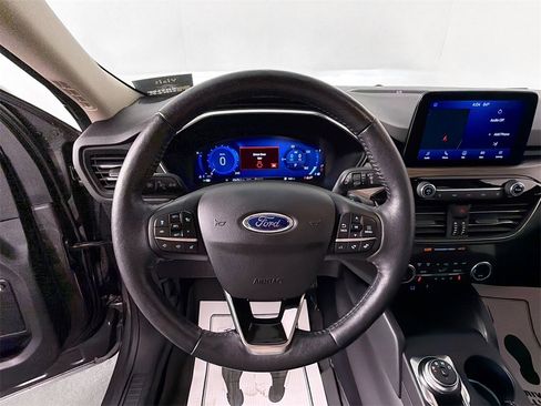 Used 2020 Ford Escape Titanium image 11