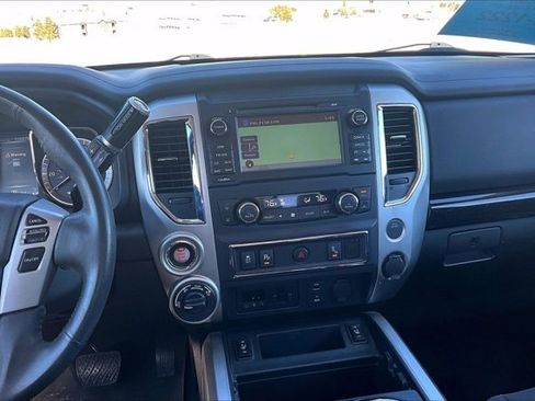 Used 2017 Nissan Titan SV image 10