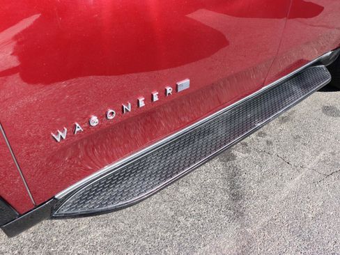 Used 2024 Jeep Wagoneer Series III AWD/4WD image 74