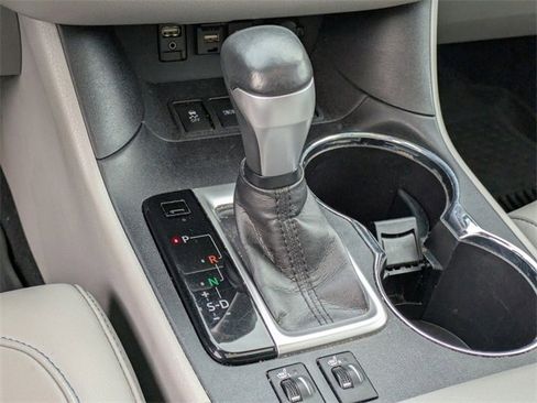 Used 2019 Toyota Highlander SE image 16