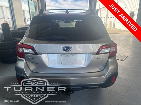 Used 2018 Subaru Outback 2.5i Premium image 5