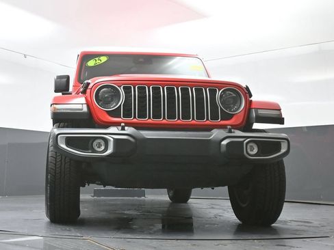 Used 2025 Jeep Wrangler Unlimited Sahara AWD/4WD image 53