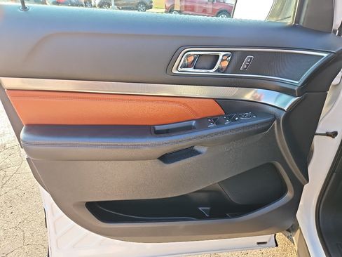 Used 2019 Ford Explorer XLT w/ XLT Desert Copper Package AWD/4WD image 10