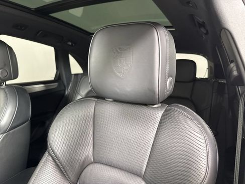 Certified 2024 Porsche Macan w/ Premium Plus Package AWD/4WD image 40
