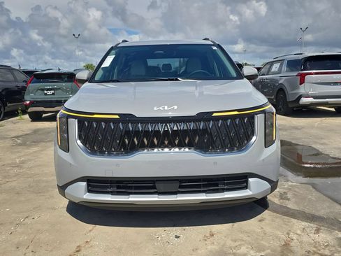 New 2026 Kia Carnival EX FWD image 3