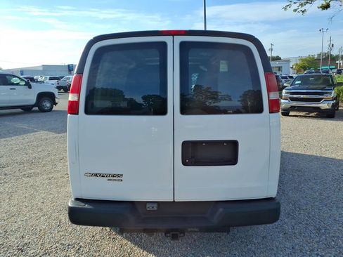 Used 2016 Chevrolet Express 2500 RWD image 6