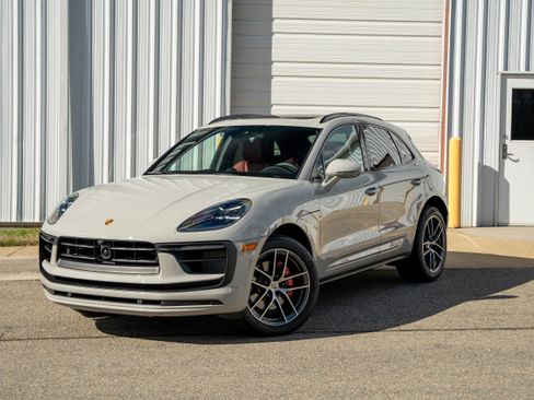 Certified 2026 Porsche Macan S image 1