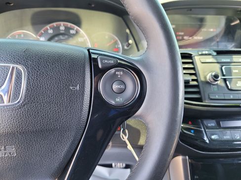 Used 2017 Honda Accord Sport image 22