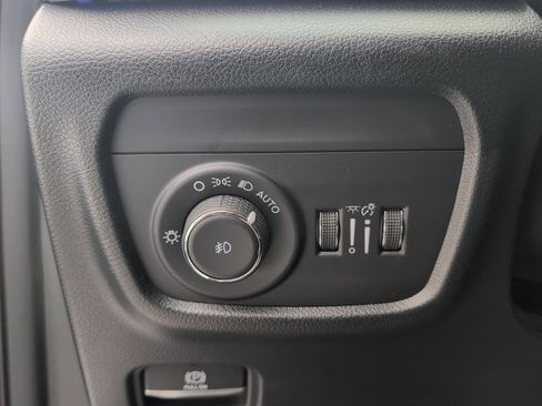 Used 2023 Jeep Grand Cherokee Overland image 29