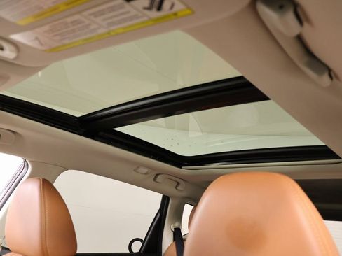 Used 2017 Nissan Rogue SL w/ SL Premium Package image 16