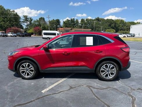 Certified 2022 Ford Escape SEL w/ Technology Package AWD/4WD image 4