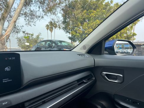 Used 2025 Kia K4 LXS image 36