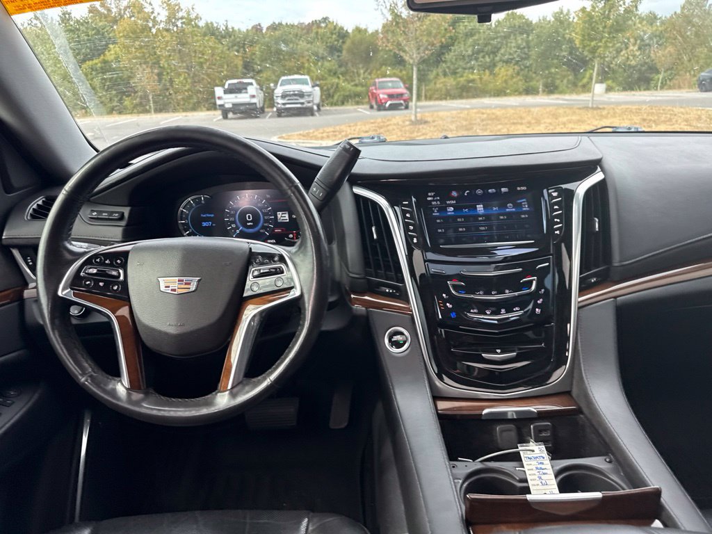 Used 2020 Cadillac Escalade Luxury RWD image 23