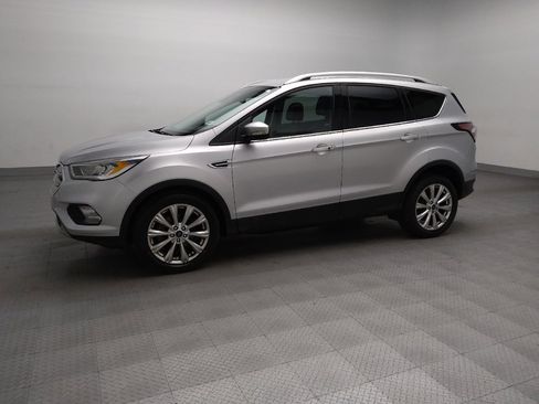Used 2017 Ford Escape Titanium image 2